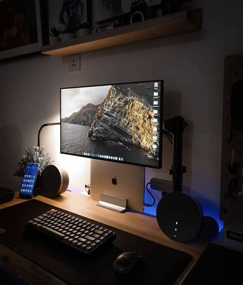 Pin By Siviwe S Vidge Mlandu On Collection Desktop Setup Home Studio