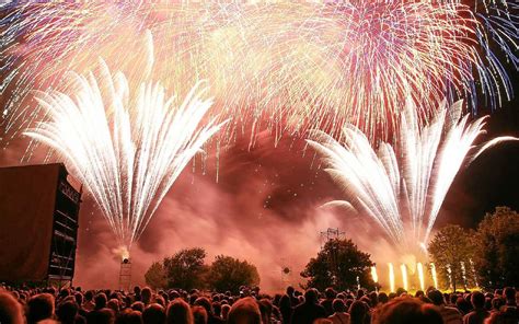 Feux Dartifice F Te De Lartichaut Festival M Di Val O Sortir En