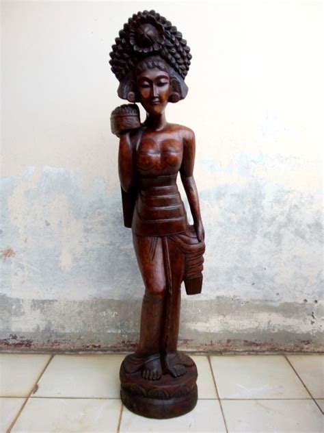 Patung Ukiran Gadis Bali Antiques Collectibles On Carousell