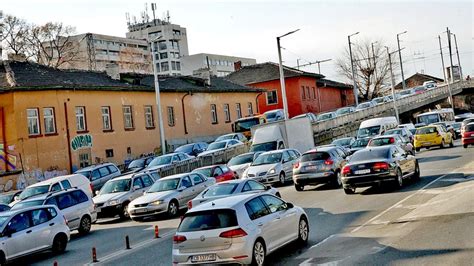 Слагат асансьор на Бетонния мост към автогара "Юг"