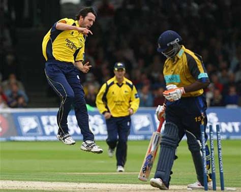 Ottis Gibson Traps Kevin Pietersen Lbw Espncricinfo