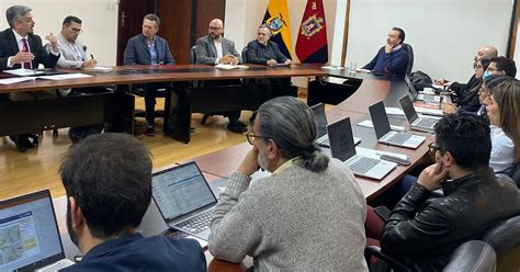 Encuentro Entre Constructores Positivos Y Municipio De Quito Busca