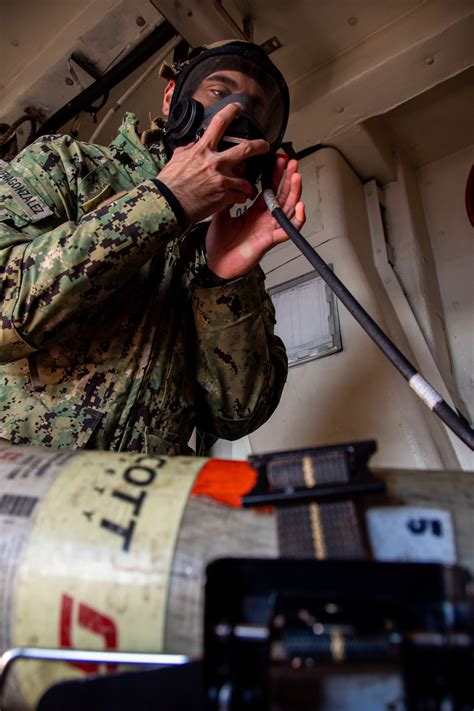 Dvids Images Sailor Conducts Maintenance Image Of