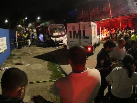 Sobe para seis o número de mortos em acidente micro ônibus em