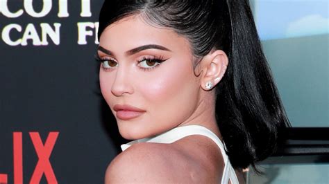 7 Kylie Jenner 2019 Halloween Costume Ideas Thatll Get All The Likes