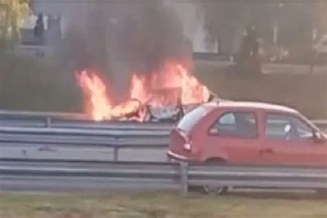 P Nico En Capital Un Auto Se Prendi Fuego En Plena Avenida Circunvalaci N