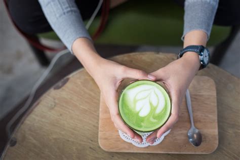 7 Surprising Health Benefits Of Matcha Green Tea He And She Fitness