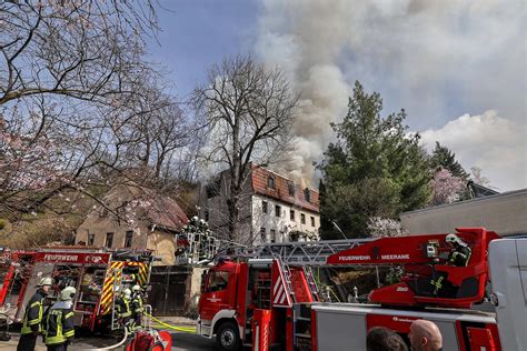 Feuer zerstört Haus in Meerane Polizei schätzt Schaden auf rund 400