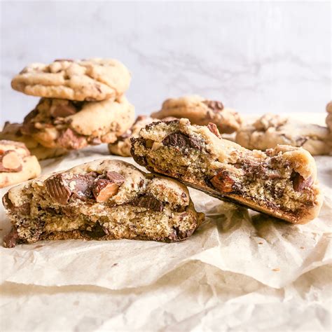 Super Chunky Chocolate Chip Cookies Halicopter Away