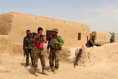 Airstrikes Barely Holding Off Taliban in Helmand, Afghan Officials Say ...