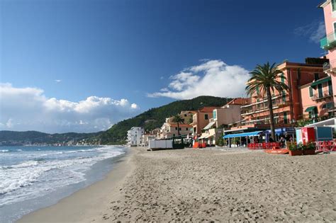 Le Spiagge Di Alassio In Liguria Riviera Di Ponente WePlaya