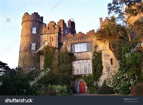 Castle Oxfordshire Stock Photo (Edit Now) 697995271 - Shutterstock