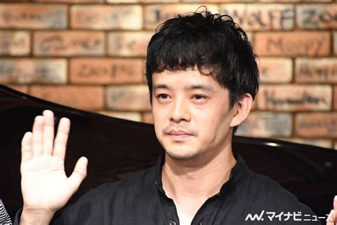 池松壮亮、ほろ酔いでイベントに登場「酔いが回っています」ピアノ演奏促されタジタジ マイナビニュース