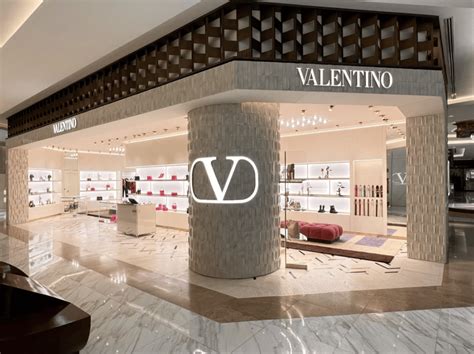 Valentino Estrena Boutique En El Palacio De Hierro De Polanco