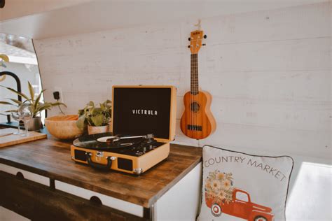 Victrola Turnable Review The Best Record Players For Beginners Inara