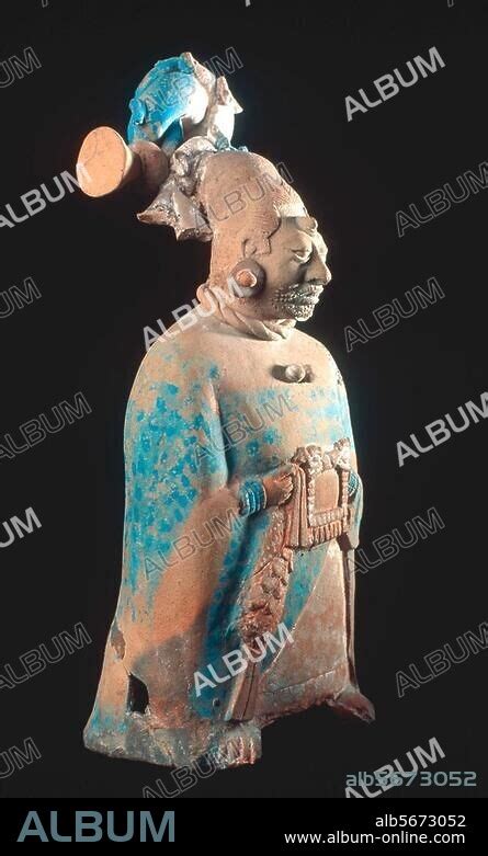 Figurine Of A Woman Maya Album Alb5673052