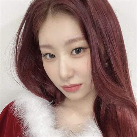 Chaeryeong Itzy Lq Icon Messy Icons Low Quality Christmas Selca