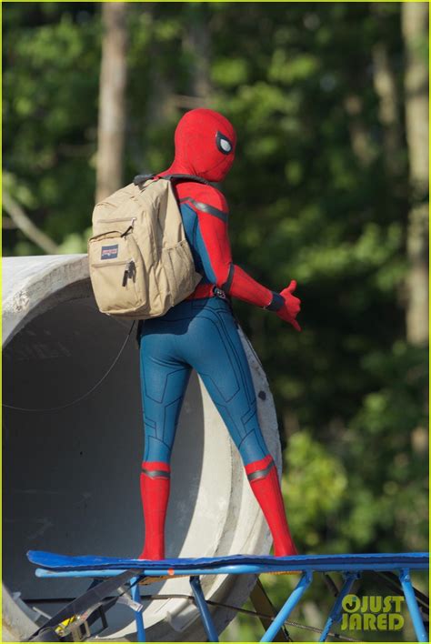 Photo Tom Holland Spider Man Costume First Look Set 08 Photo 3694885 Just Jared