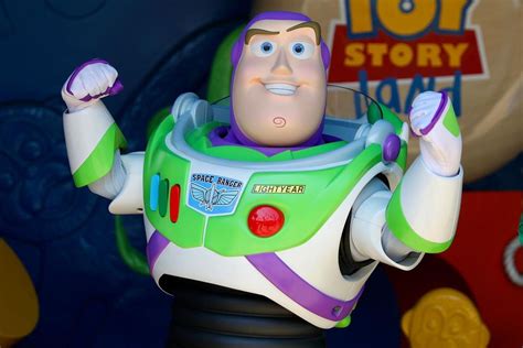 PHOTOS: NEW Buzz Lightyear & Jessie Character Costumes Make Global Debut at Hong Kong Disneyland ...