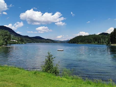 Uncrowded Lakes To Stay And Play At In British Columbia Land Of