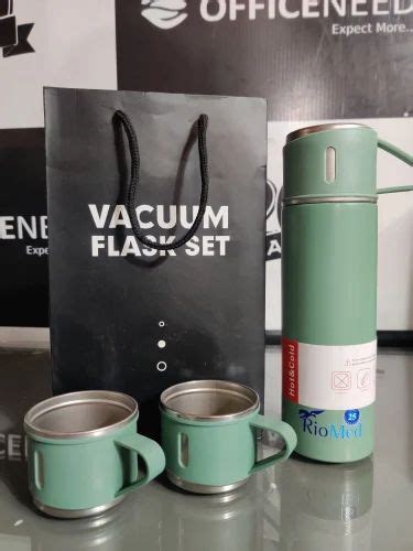 Stainless Steel Ml Vacuum Flask With Cups Gift Set At Rs