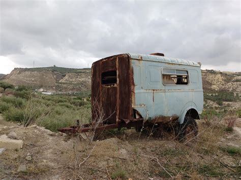 Abandoned trailer, Heraklion Crete [4160 x 3120] [OC] : r/AbandonedPorn