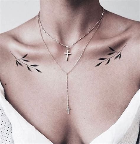 Top 47 tatuajes en el pecho para mujeres pequeños Abzlocal mx