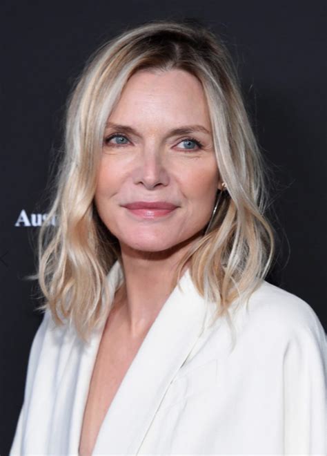 Michelle Pfeiffer In 2021 Michelle Pfeiffer Michelle Actresses