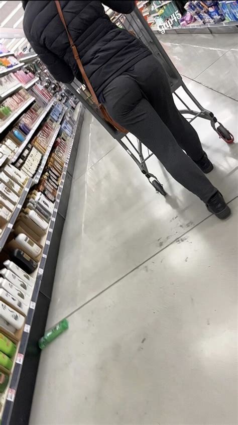 Jiggly Ass In Loose Grey Sweats Oc Spandex Leggings Yoga Pants Forum