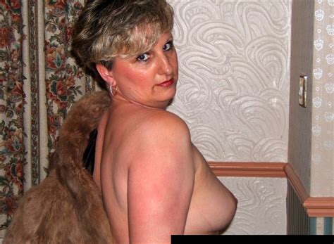 Amateur Mature Milf Short Hair O X Porn Pic