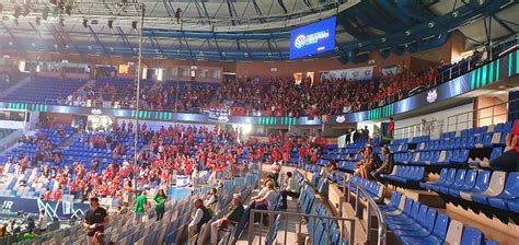 Recibidos al grito de puto Tenerife por los israelitas Basketmanía