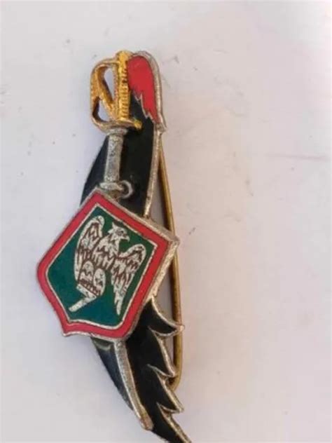 INSIGNES MILITAIRES DU 7 ème Régiment de chasseur a cheval EUR 6 00