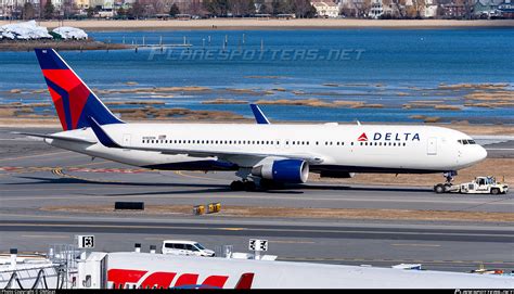 N182dn Delta Air Lines Boeing 767 332erwl Photo By Omgcat Id