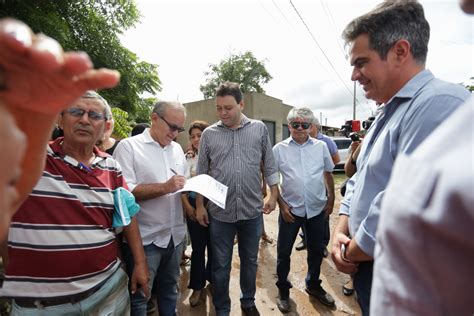 Prefeito assina ordem de serviço para pavimentação de ruas do