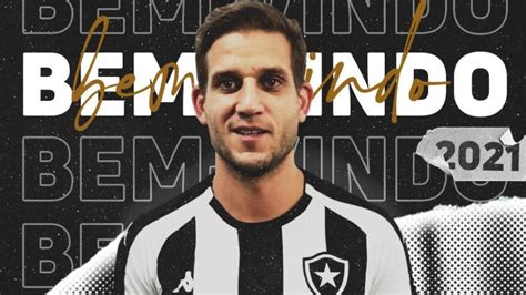 Botafogo anuncia a contratação de Rafael Moura