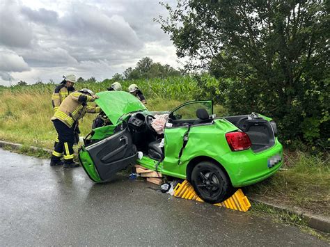 B H He Neudrossenfeld Zwei Frauen Bei Unfall Schwer Verletzt