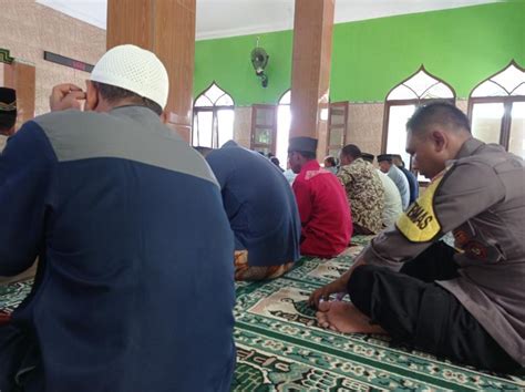 Jumatan Di Masjid Al Muna