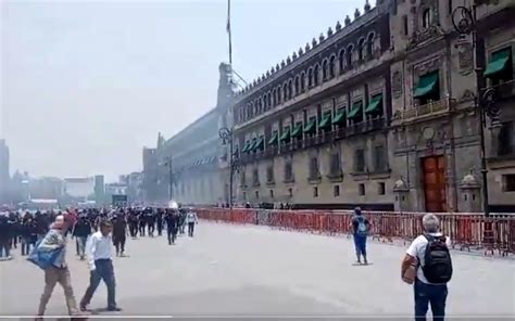 En Protesta Por Normal De Ayotzinapa Se Lanzan Petardos A Palacio