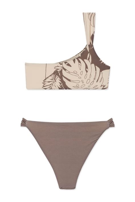 Hot Sexy Brielle Lacosta Bikini Pics