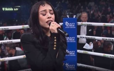 Danna Paola Se Luce Al Cantar El Himno Nacional En Pelea Del Canelo