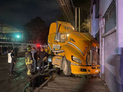 Tráilero Se Quedó Dormido Y Choca En Azcapotzalco Noticias Nr