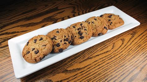 Warm Chocolate Chip Cookies - Hickory Tavern