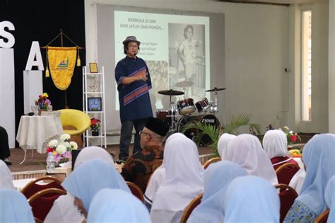 Duta Baca Indonesia Mengenalkan Fiksi Mini Di Festival Literasi Sekolah