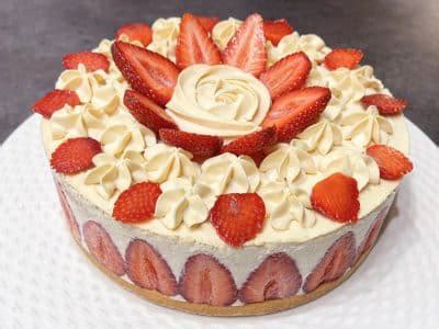 Le Layer Cake Fraisier Gourmand Fa On Mycake Mycake