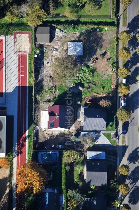 Berlin Aus Der Vogelperspektive Einfamilienhaus Neubau Im Wohngebiet