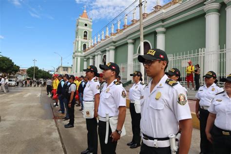 Polic A Nacional Del Per On Twitter Semana Santa Segura En La