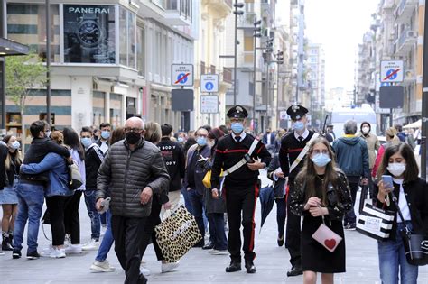 Mascherina All Aperto Verso L Obbligo In Tutta Italia