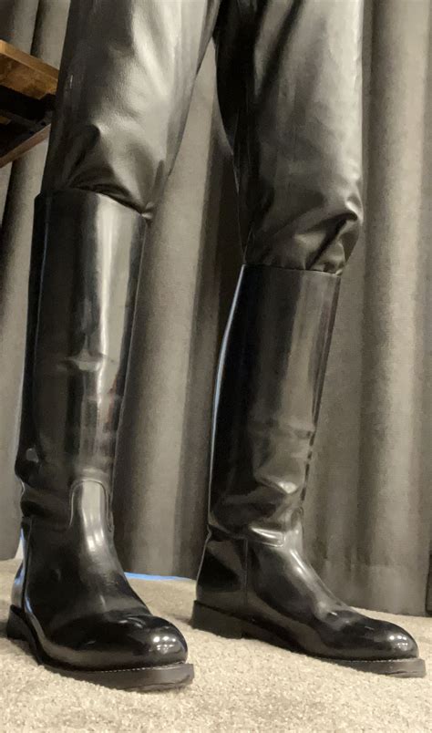 Pin By Mario Manzell On Favourite Pics Of Long Boots Mens Boots