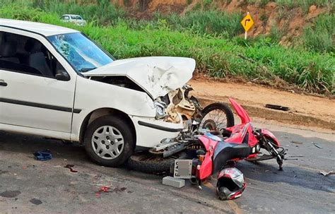 Moto Bate De Frente Carro Em Minas Gerais