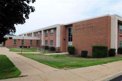 Exeter Junior High School Teacher Says He Was Victim Of Student Led